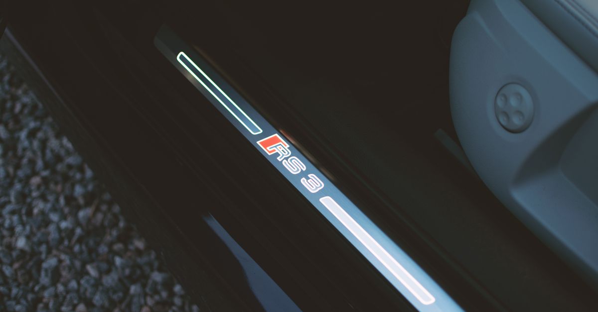 Audi car key fob — Wellwood Ave Locksmith
