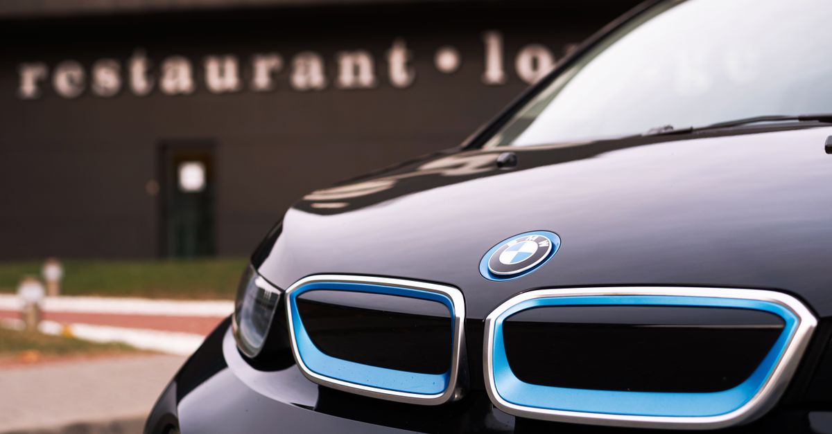 BMW car key fob — Wellwood Ave Locksmith