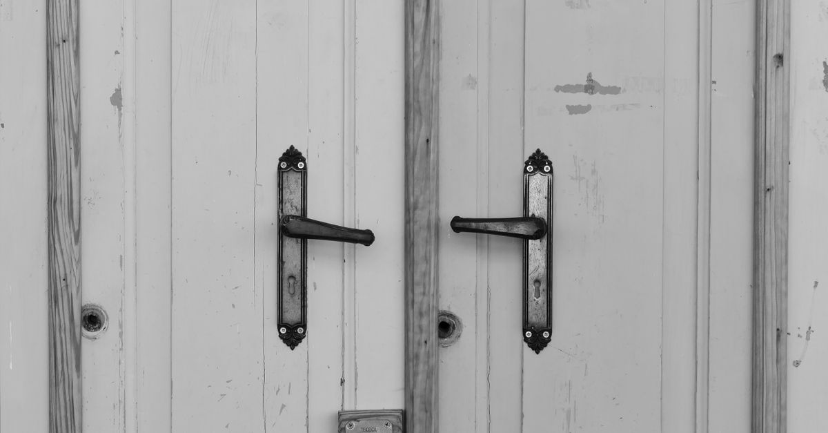 Door Knob Lock Replacement — Wellwood Ave Locksmith