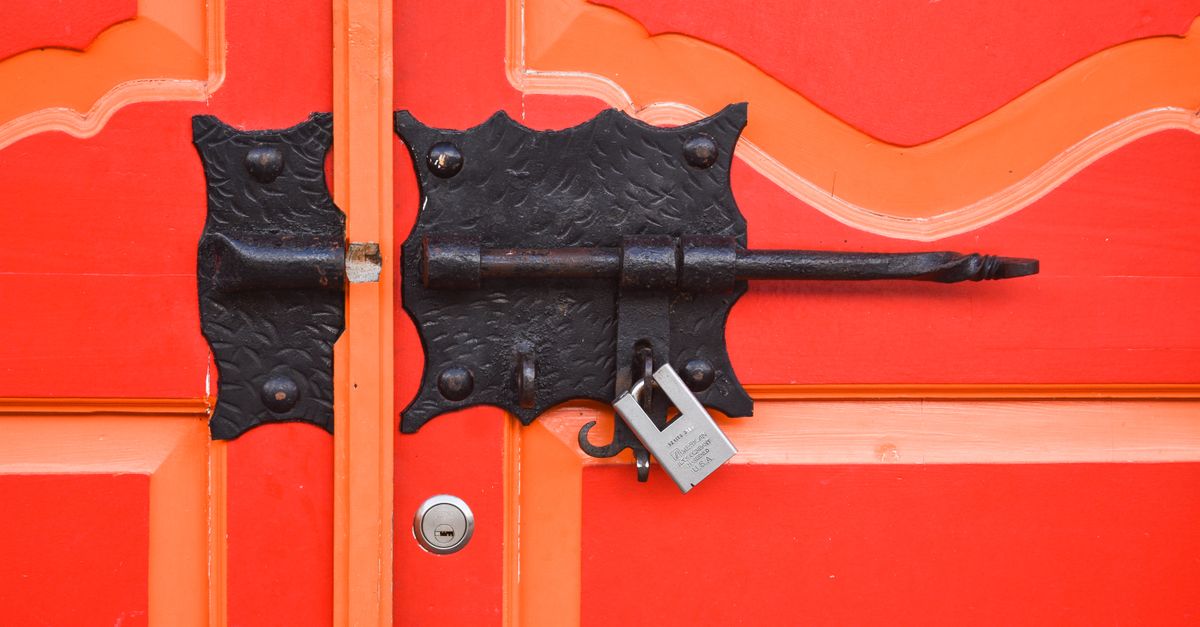 locksmith service technician — Wellwood Ave Locksmith