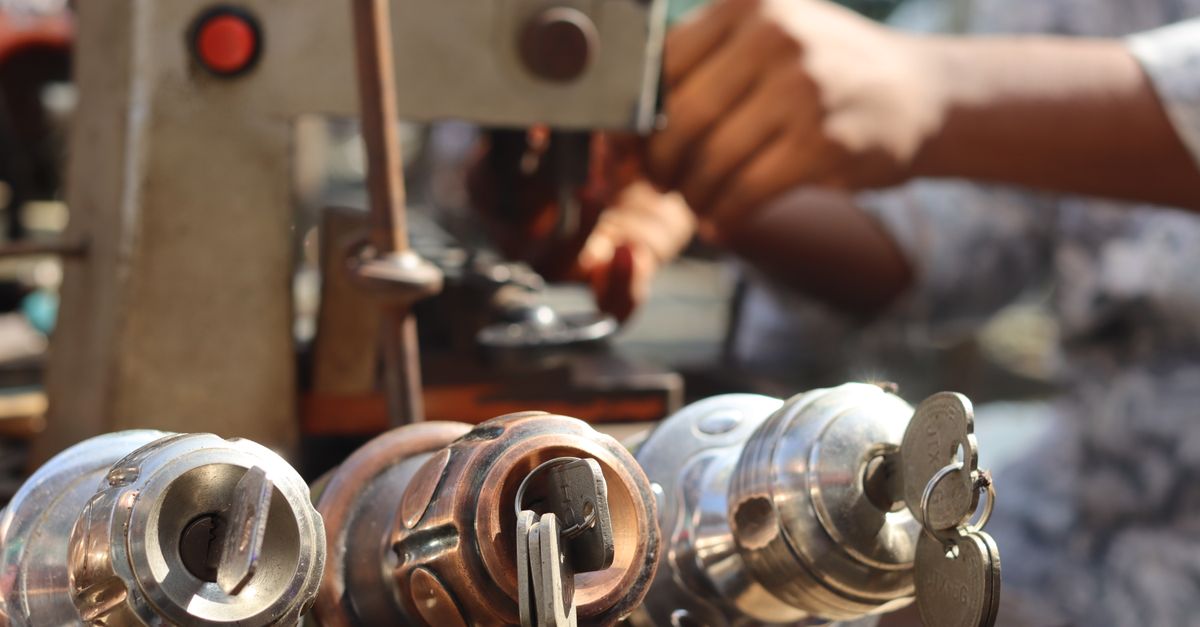 Top Resources and Local Context Near Lindenhurst, NY — Wellwood Ave Locksmith