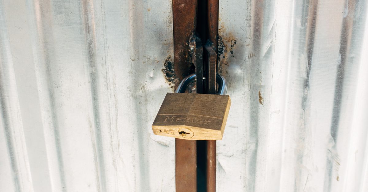 Emergency Locksmith Response for Commercial Lockouts and Hardware Failures — Wellwood Ave Locksmith